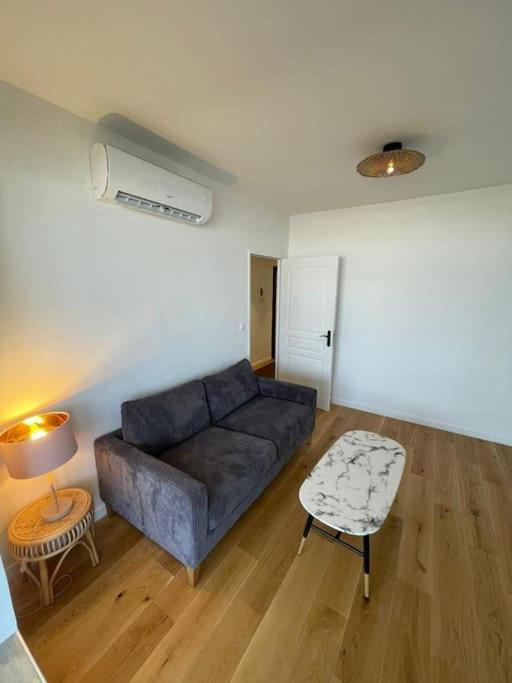 Penthouse / 2 Bedrooms In City Center Of Angers Exterior photo