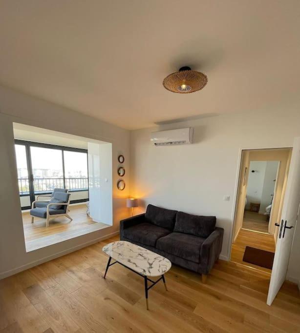 Penthouse / 2 Bedrooms In City Center Of Angers Exterior photo